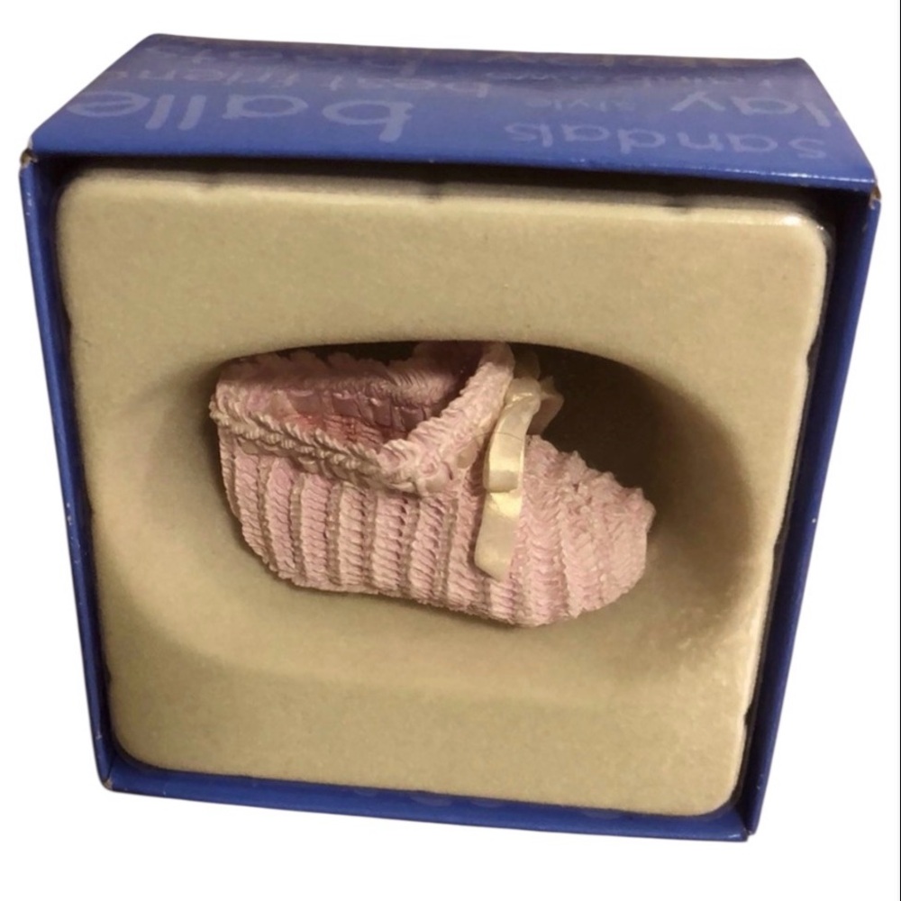 “It’s a Girl!” Decorative baby shoe collectible